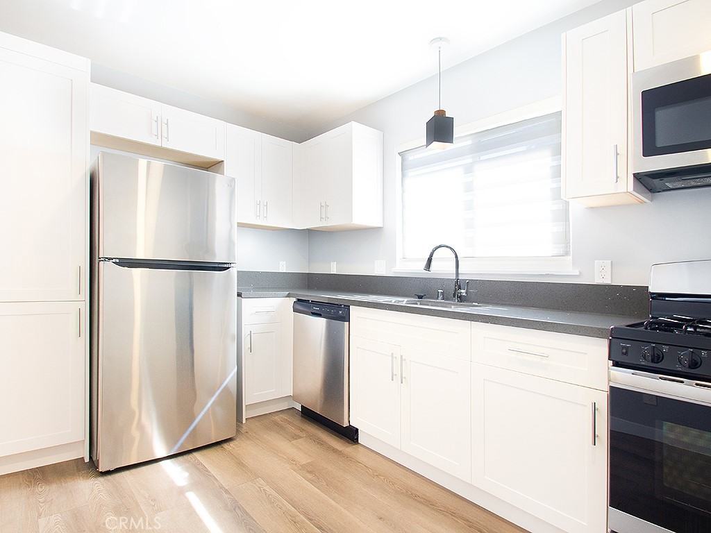 2027 Vista Del Mar Street