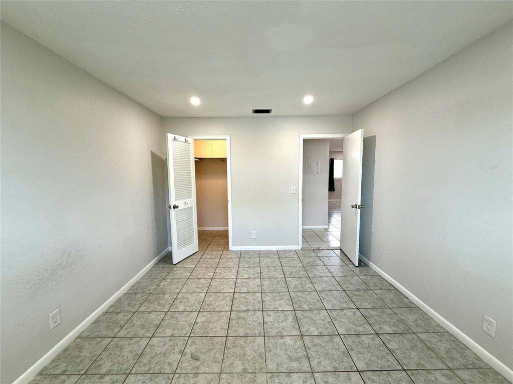 511 W Kalmia Dr #511-10 - Photo 3 of 17