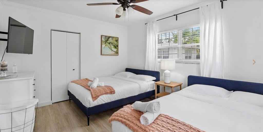 1400 Northeast 4th Court #1400-1 - Photo 5 of 14