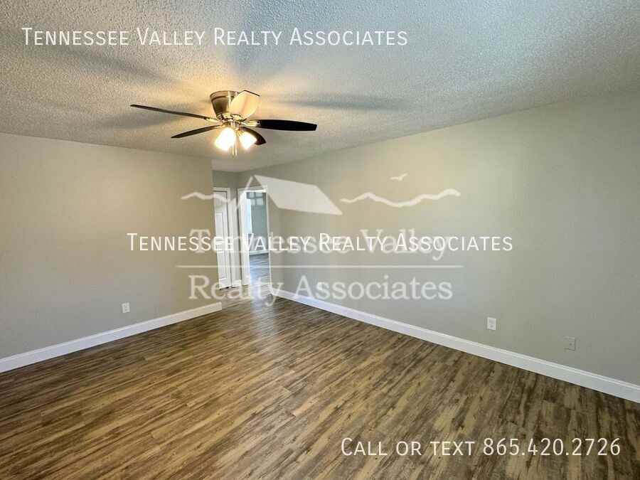 997 Kirk Ave - Photo 2 of 14