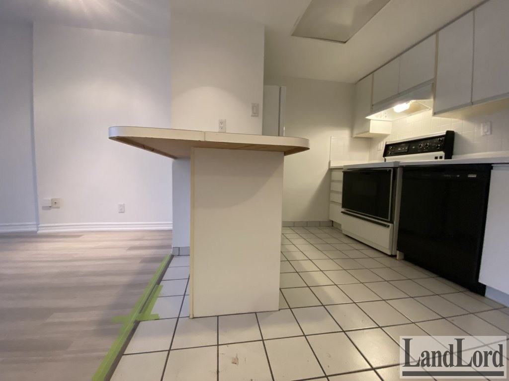 456 College Street #409 - Photo 3 of 24