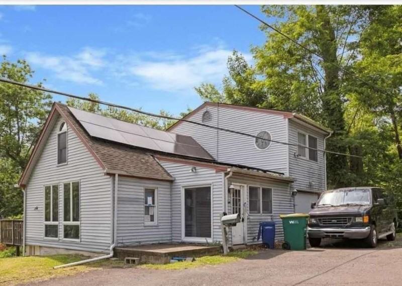 260 Wisteria Avenue - Photo 2 of 16