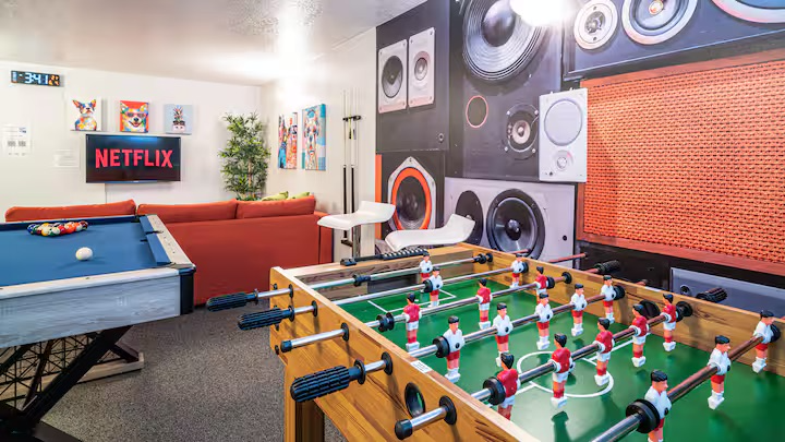 323 N 46th St #B - Photo 2 of 20