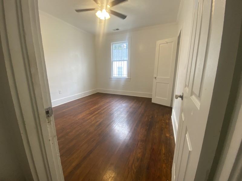 1914 Calvert St - Photo 3 of 3