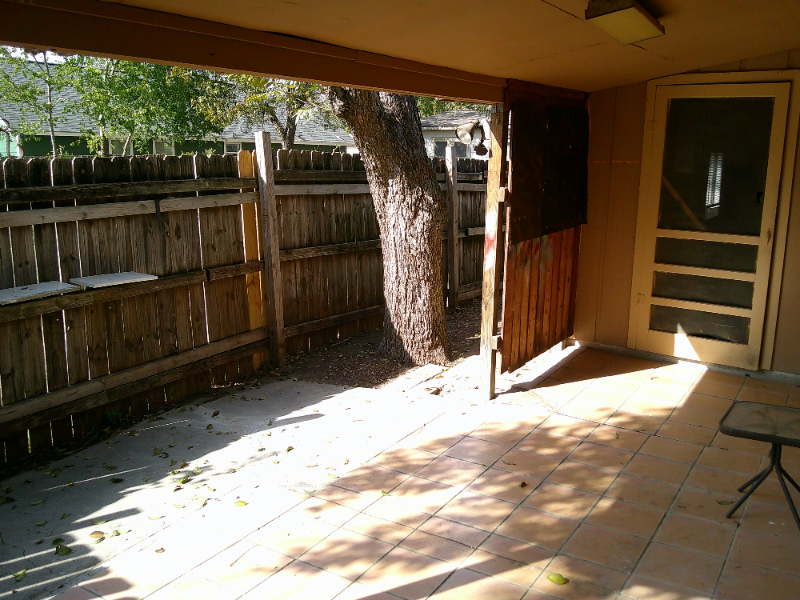 801 4th St - Photo 5 of 18