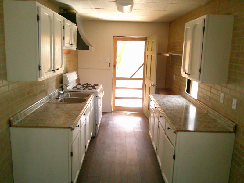 801 4th St - Photo 6 of 18