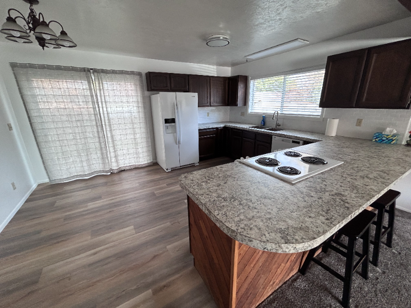 438 Forest Vale Circle - Photo 4 of 18