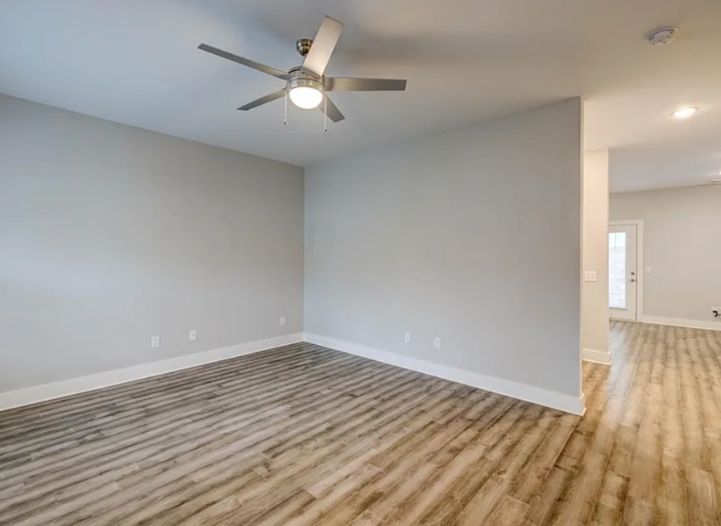 2129 Bayport Ave - Photo 2 of 20