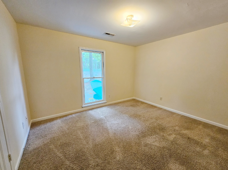 1421 Bogart St #B - Photo 2 of 10