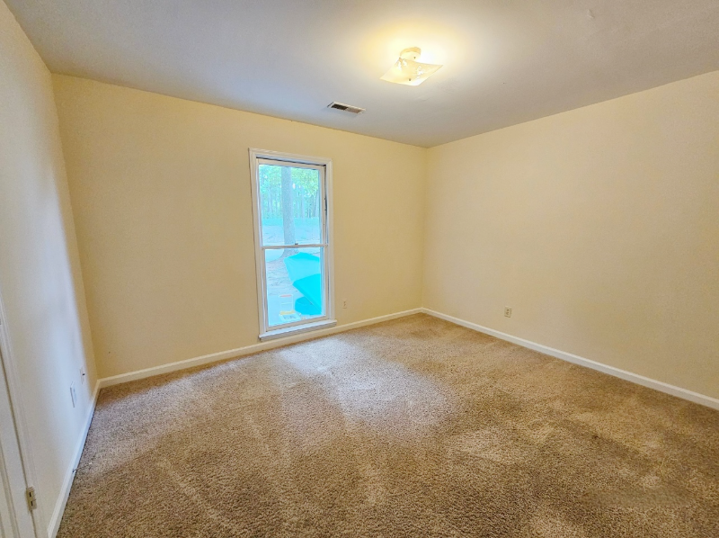 1421 Bogart St #B - Photo 4 of 10