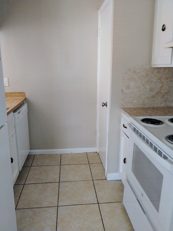 1707 Port Dr #C - Photo 4 of 11