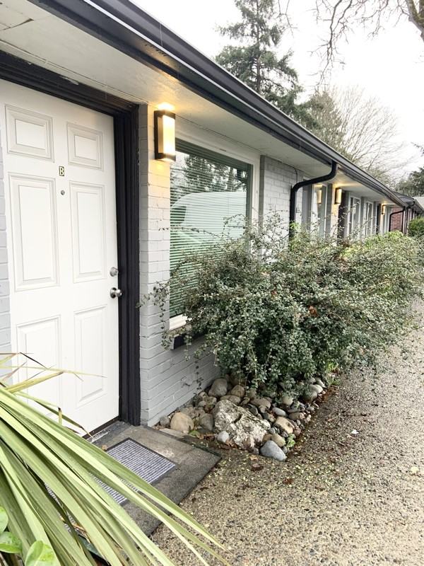 9222 Kenwood Dr Sw #B - Photo 2 of 15