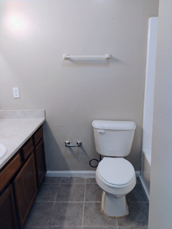 1714 Cedar Lake Dr #B - Photo 6 of 7