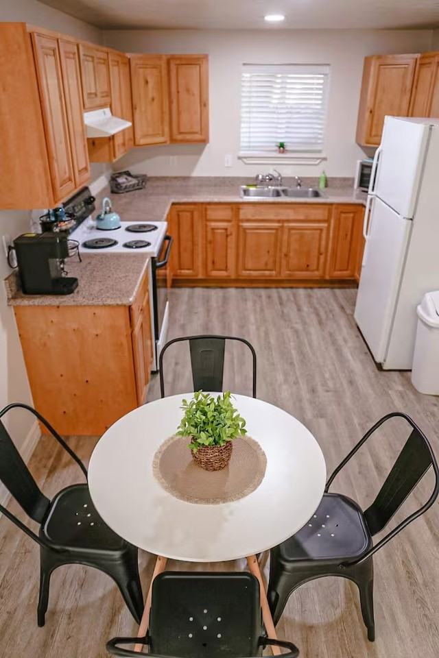 521 North 12th Avenue, Unit B - Photo 4 of 13