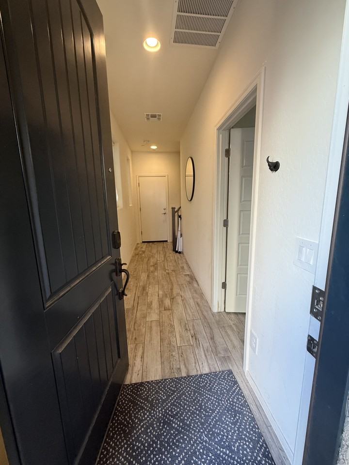 1688 E Hampton Ln #NA - Photo 4 of 10