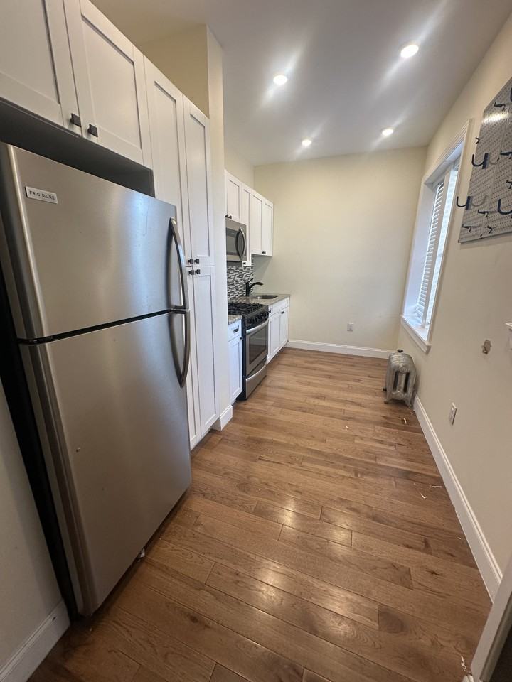 64 Sherman Pl #35 - Photo 2 of 12