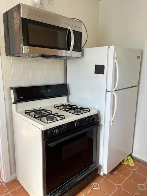 115 W Simpson St #B - Photo 5 of 14