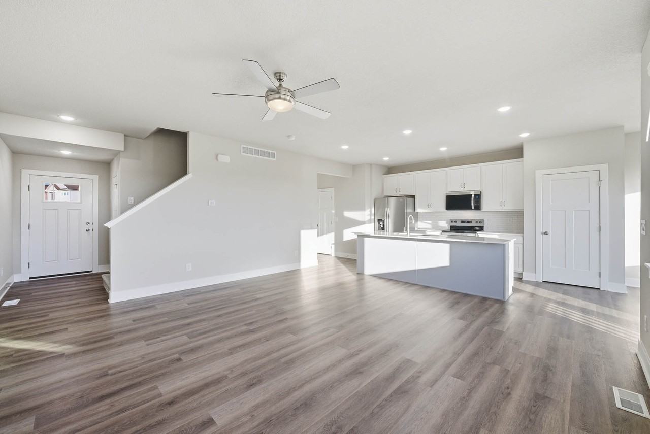 526 43rd St Sw #NA - Photo 3 of 25