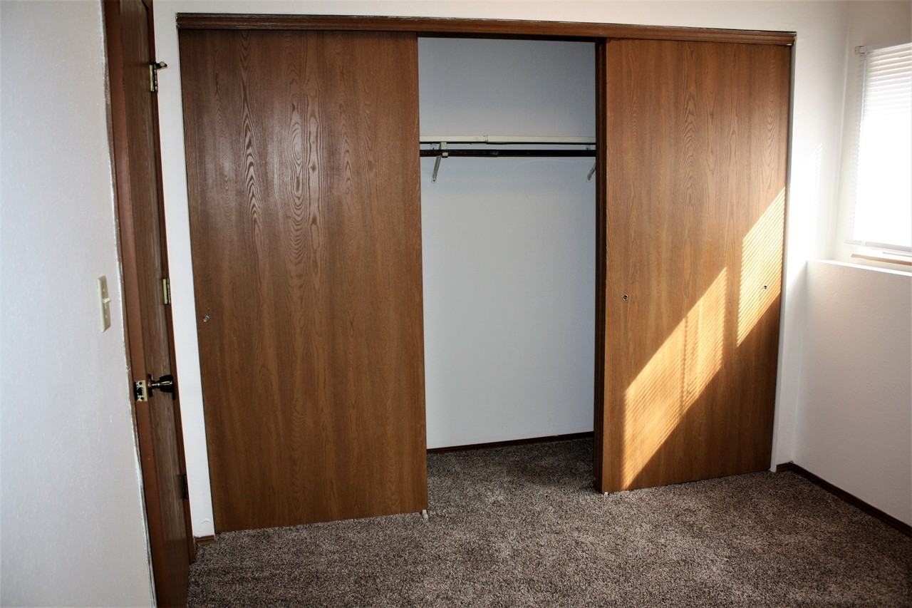 415 S Haverhill Rd #NA - Photo 6 of 7