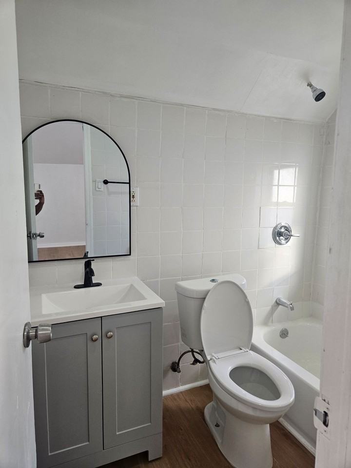 159-25 100th Street #2 - Photo 3 of 4