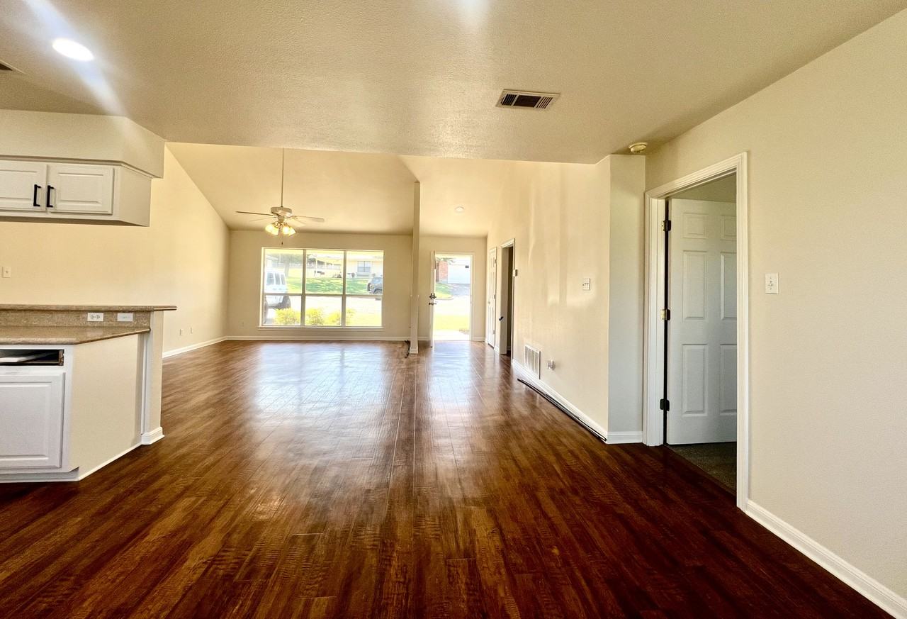 527 N Avenue Y #NA - Photo 5 of 13