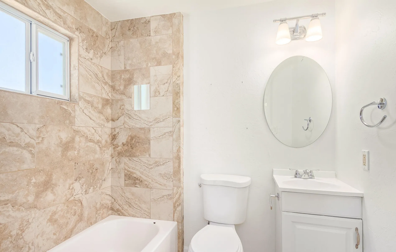 4319 S 15th Ave #NA - Photo 7 of 12