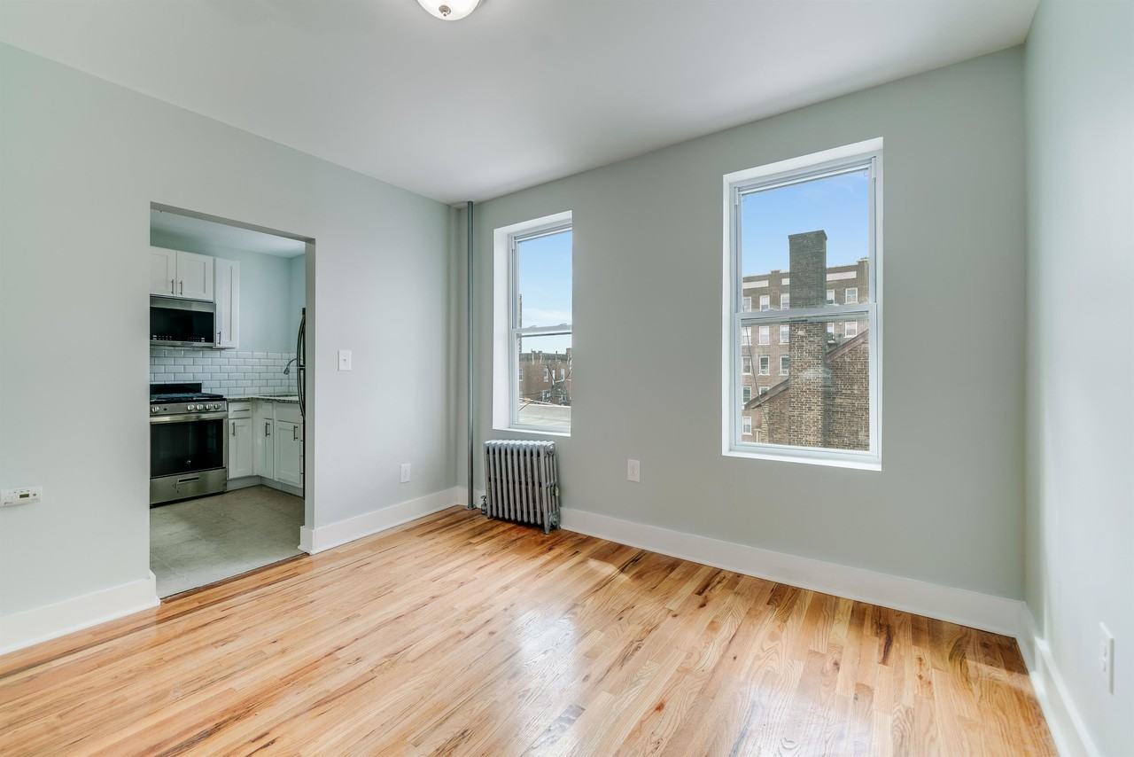 5309 HUDSON - Photo 5 of 9