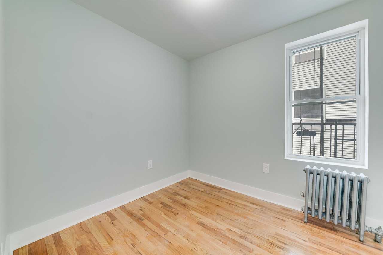 5309 HUDSON - Photo 6 of 9