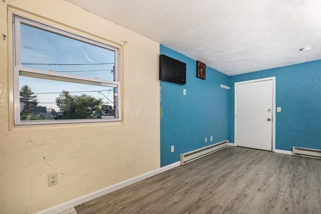 69 Calumet Street - Photo 3 of 14