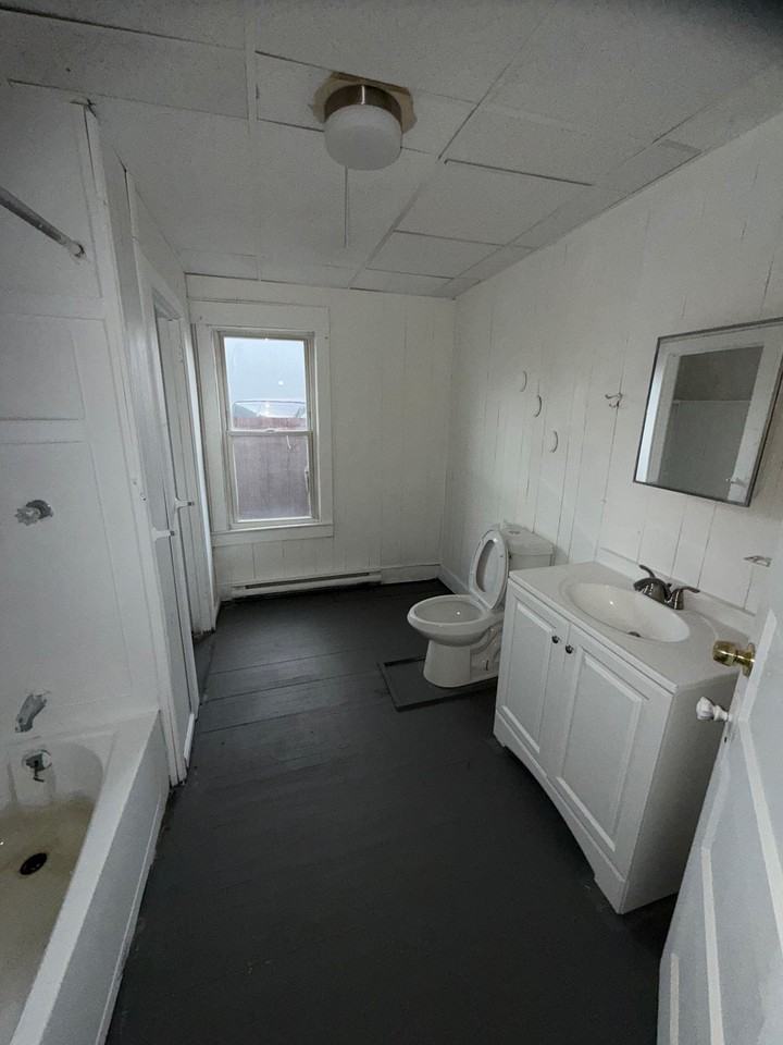 1408 East Main Street - Photo 3 of 6