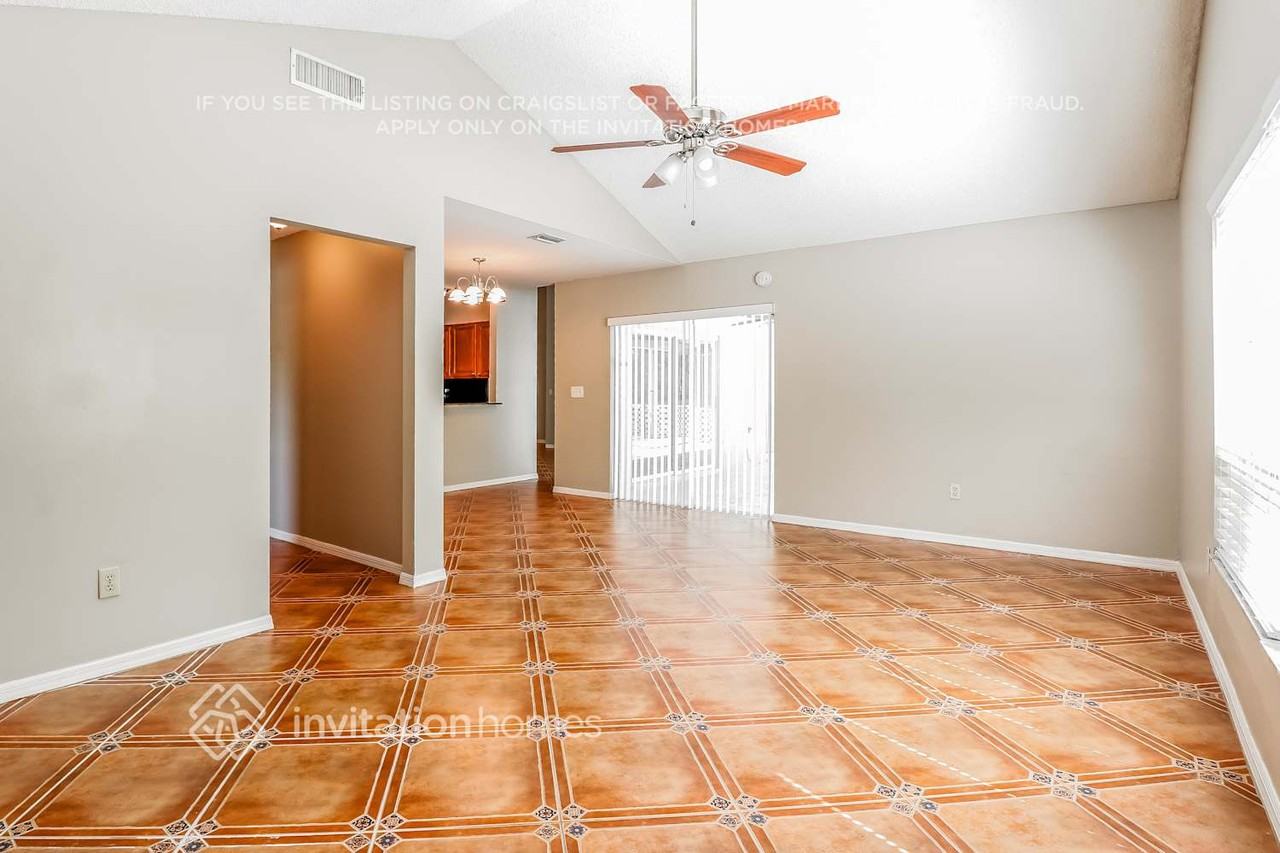 9201 Rockrose Dr - Photo 2 of 22