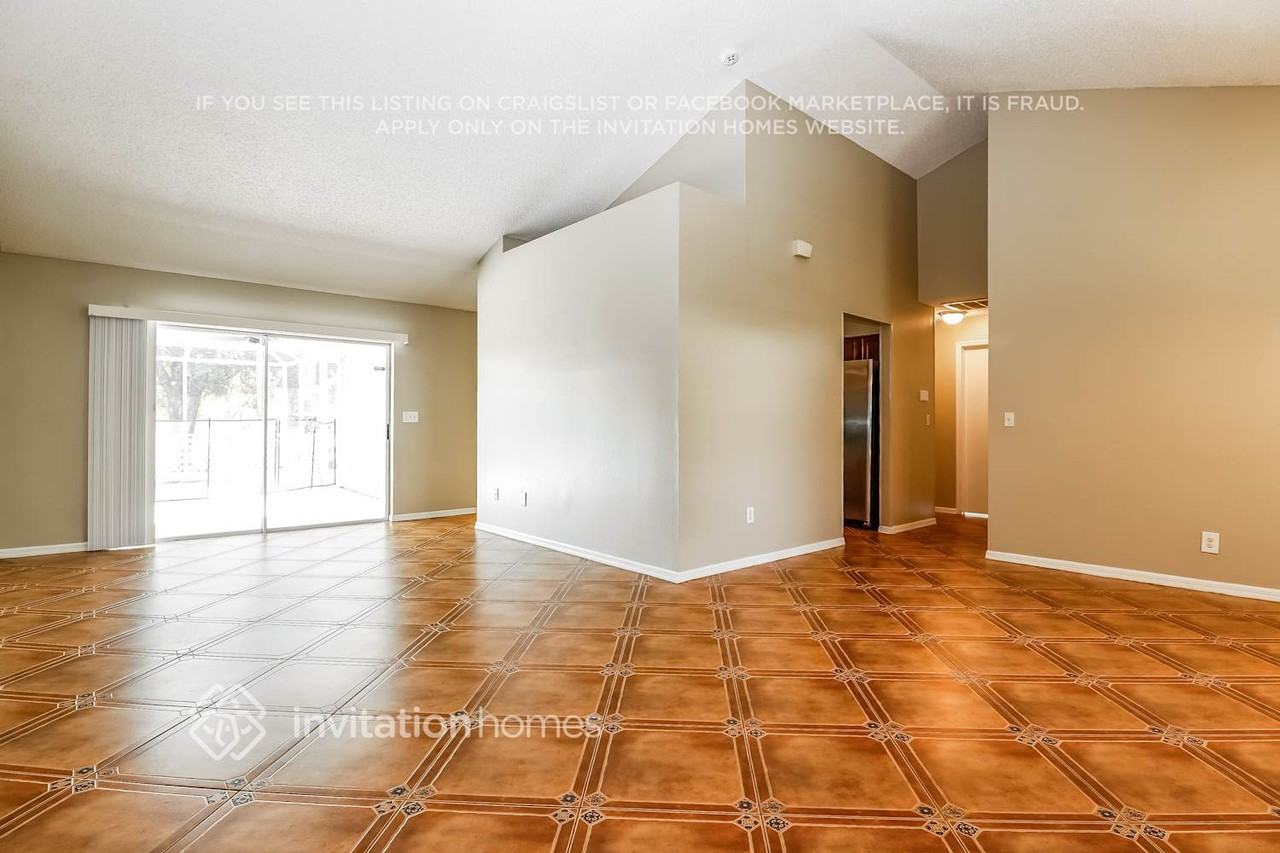 9201 Rockrose Dr - Photo 4 of 22