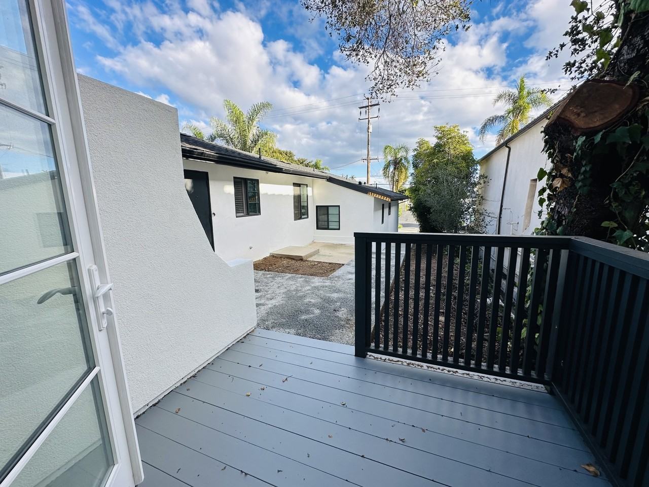 16 West Mission Street - Photo 7 of 11