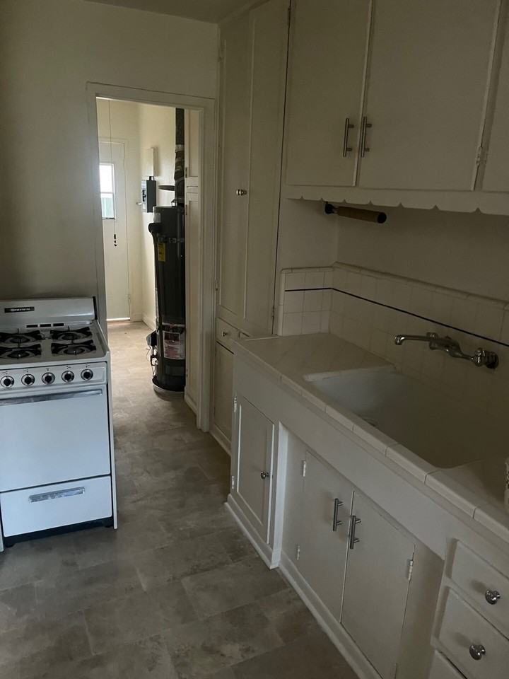 Evans Ave - Photo 6 of 10