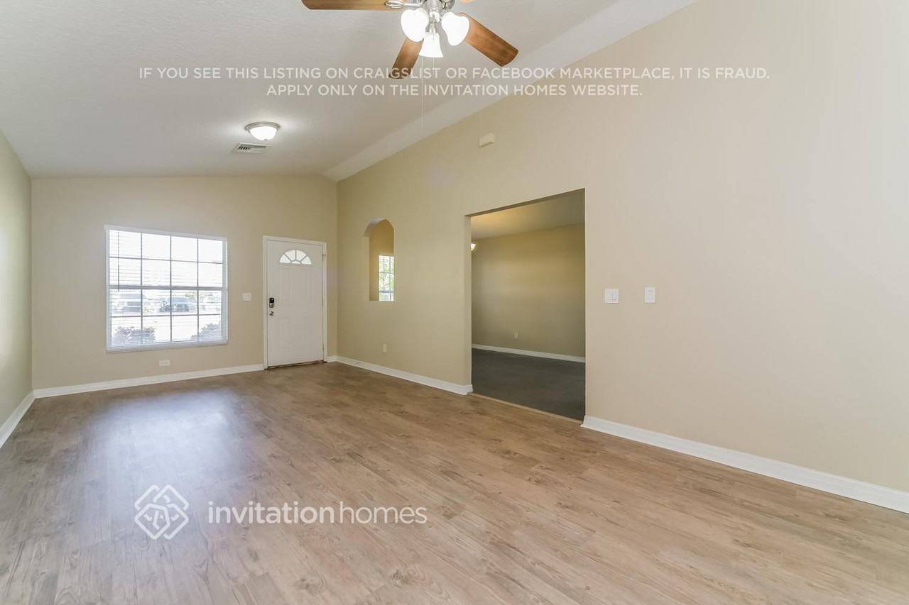 215 1st St - Photo 5 of 17