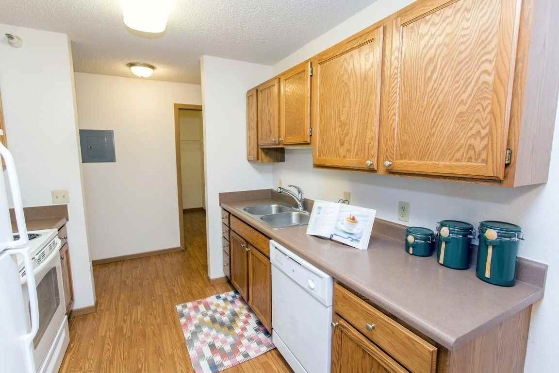 Bedford Apartments - Photo 6 of 16