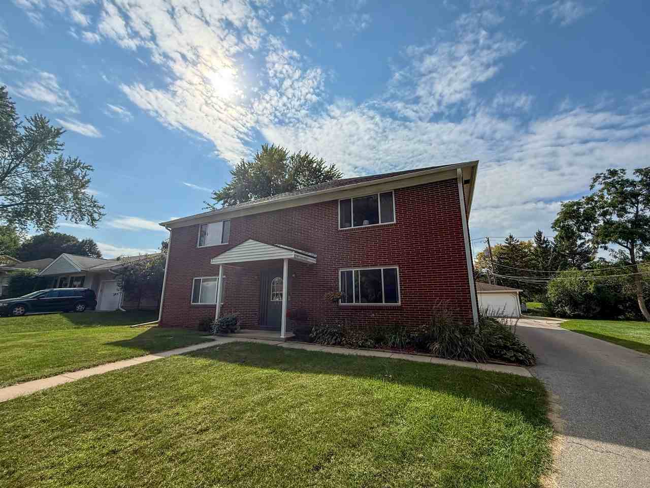 426 Rushmore Lane - Photo 3 of 21