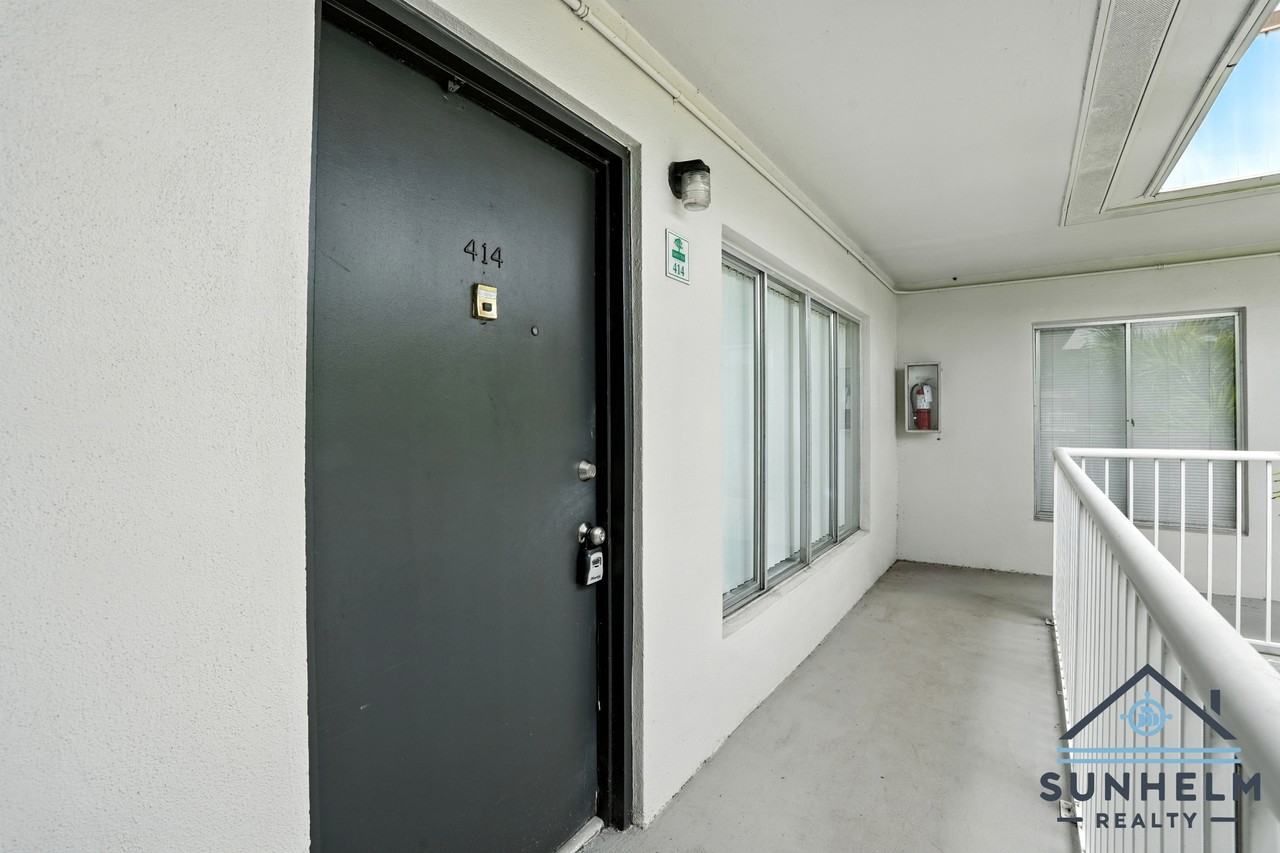 Green Tee - Photo 2 of 50