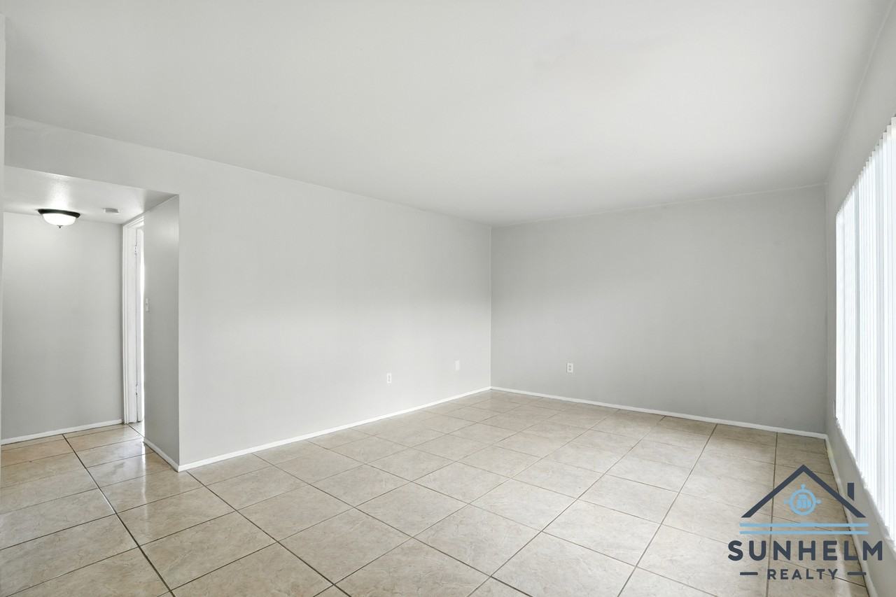 Green Tee - Photo 5 of 50