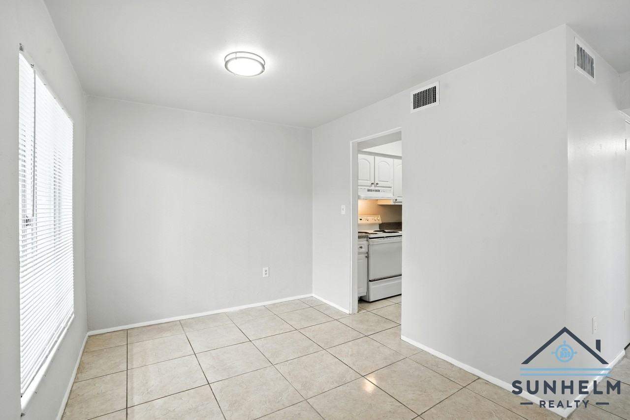 Green Tee - Photo 6 of 50