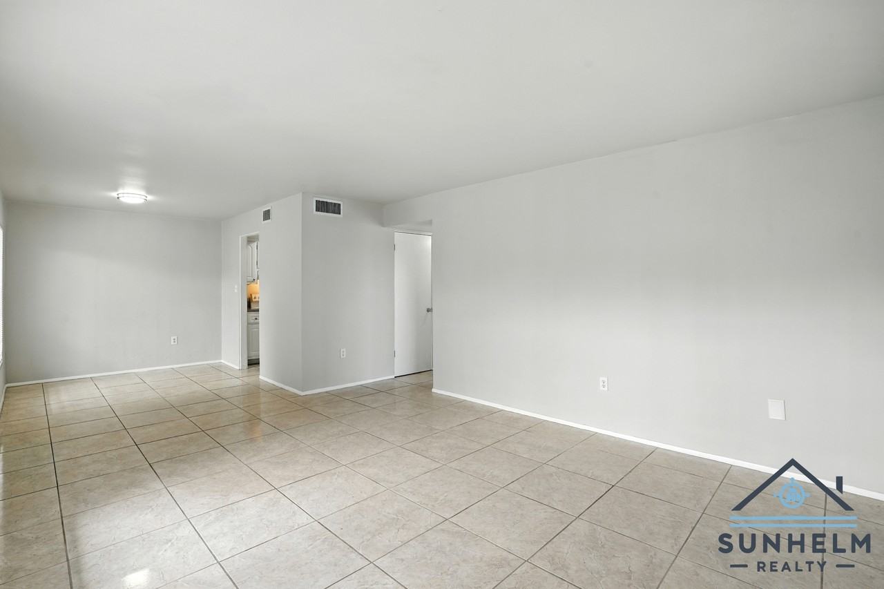 Green Tee - Photo 7 of 50