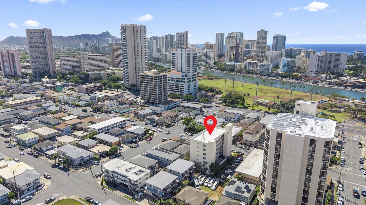 2122 Lime Street - Photo 3 of 48