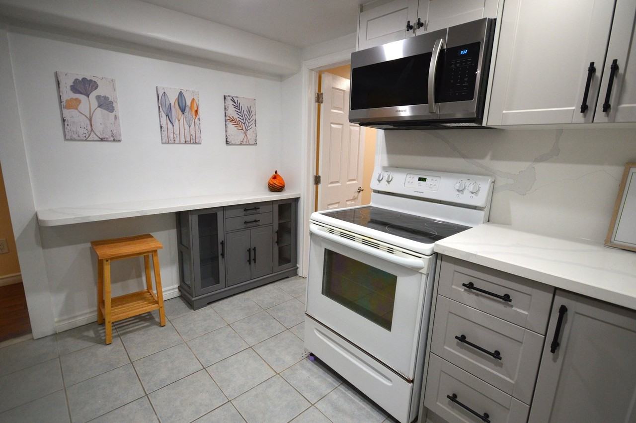 712 Lublin Avenue - Photo 3 of 18