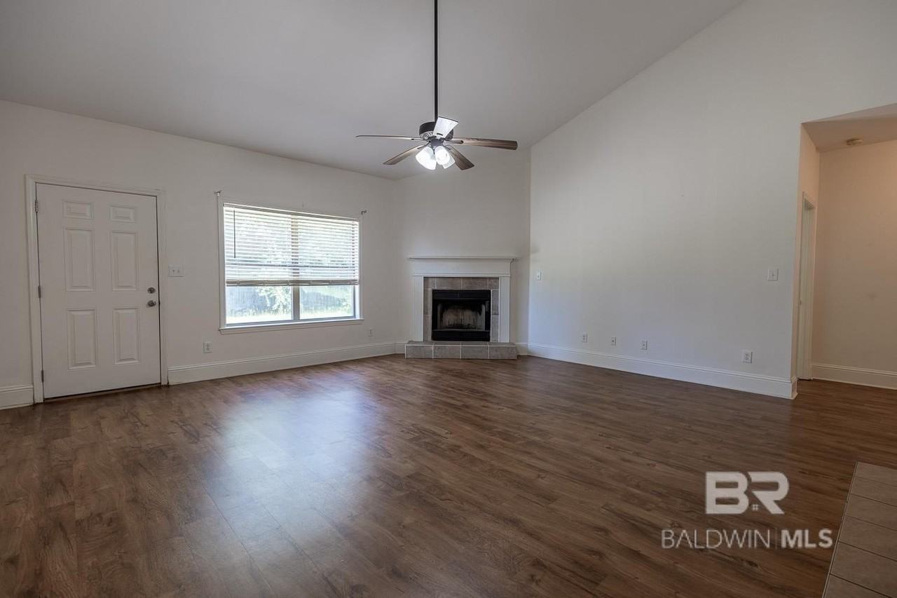 101 Normandy St - Photo 7 of 19