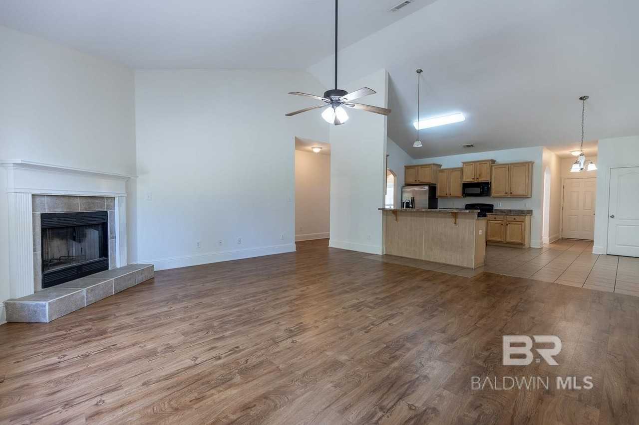 101 Normandy St - Photo 6 of 19