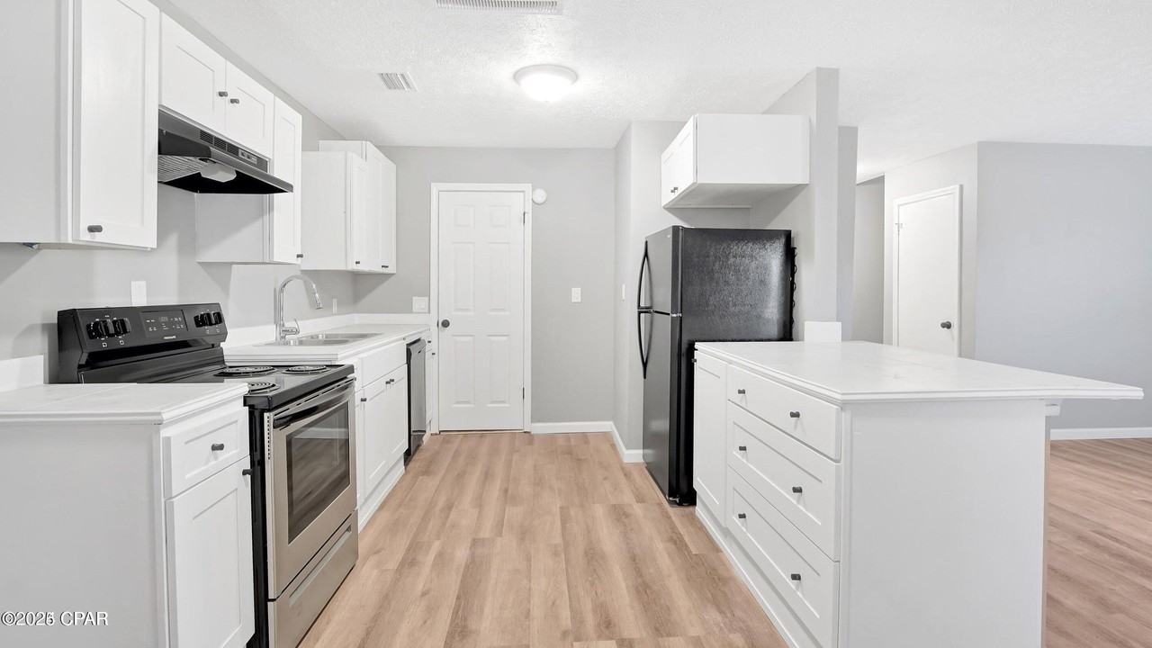 1028 Spring Avenue - Photo 3 of 11