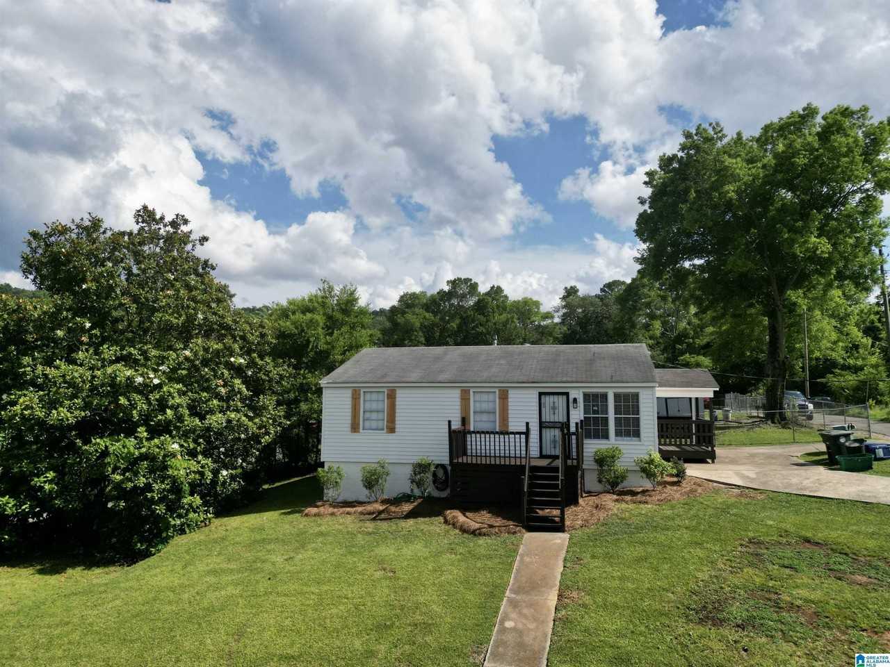 4713 9th Ave - Photo 2 of 24