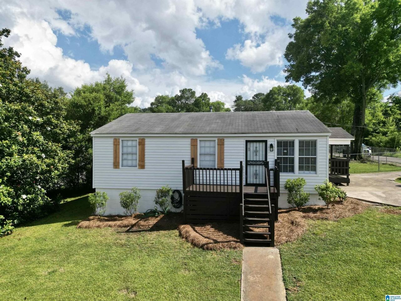 4713 9th Ave - Photo 3 of 24