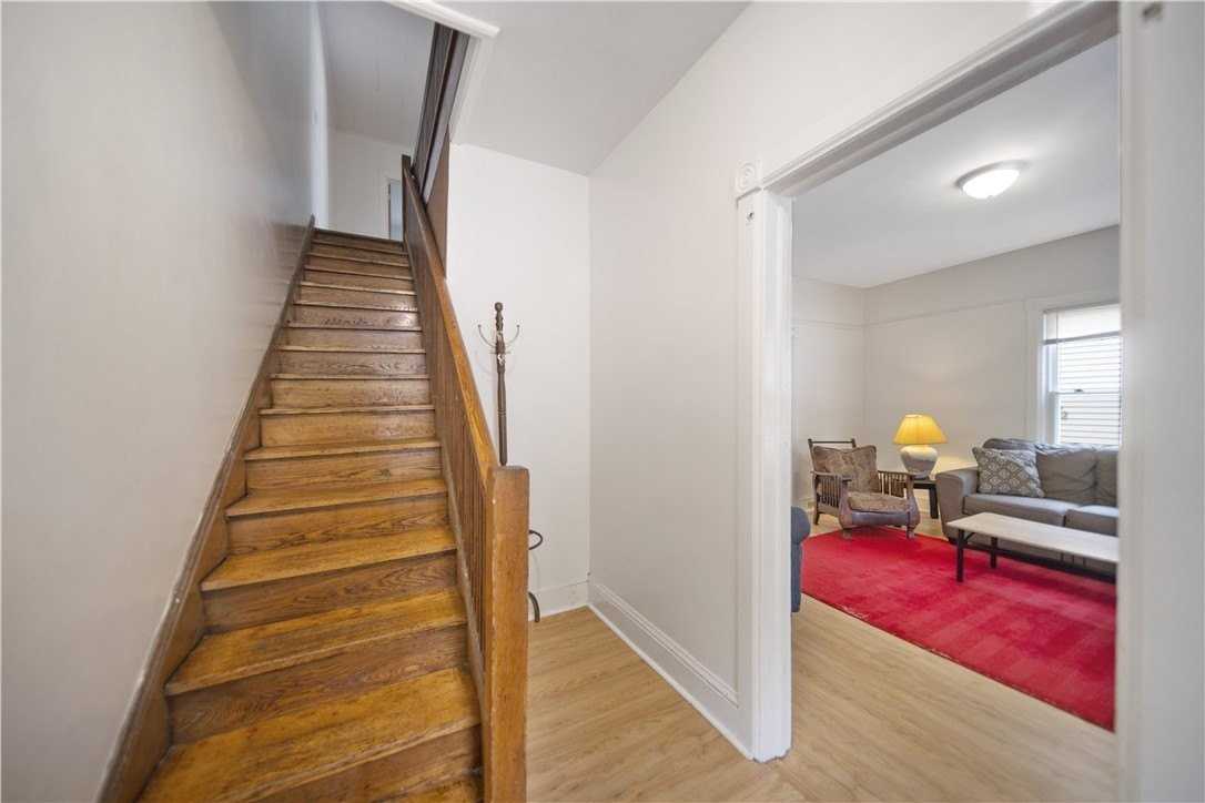 921 E State St - Photo 2 of 19