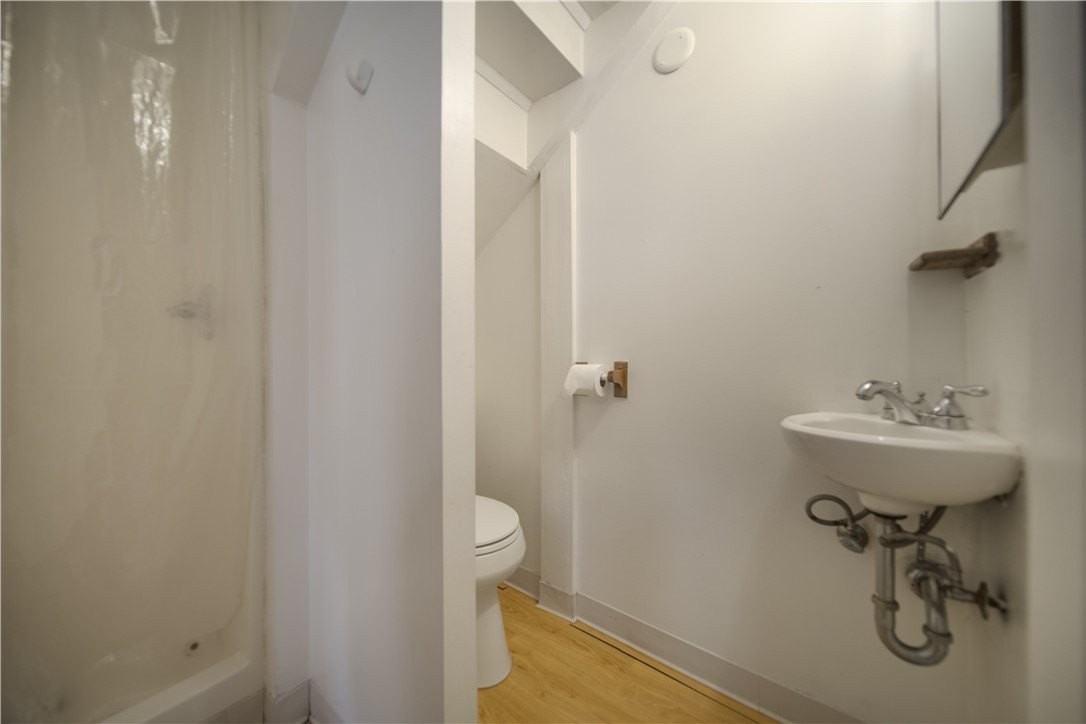 921 E State St - Photo 6 of 19